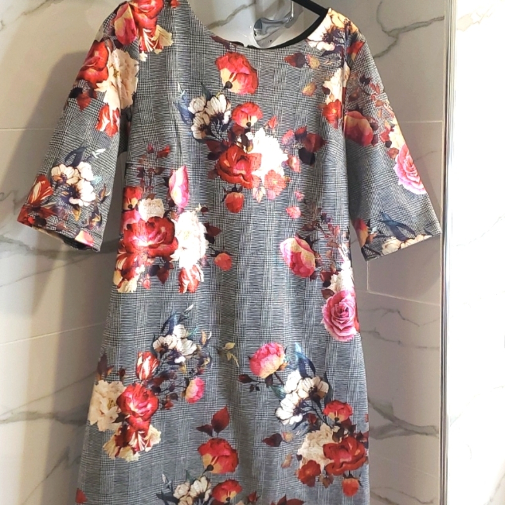 LF  LESLIE FAY DRESS SIZE 6 FLORAL METALIC PRINT.